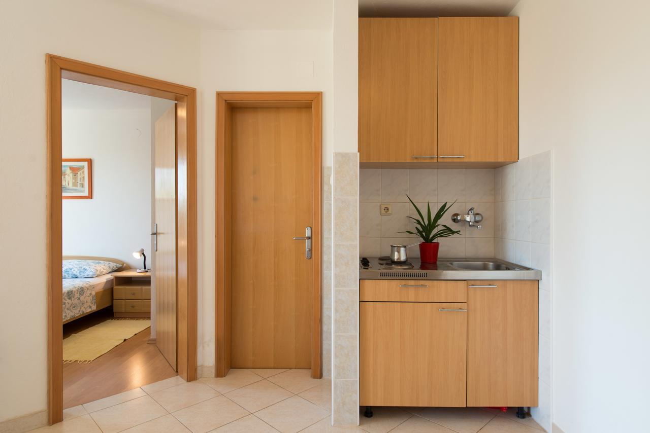 Sun House Apartments Bol Dış mekan fotoğraf