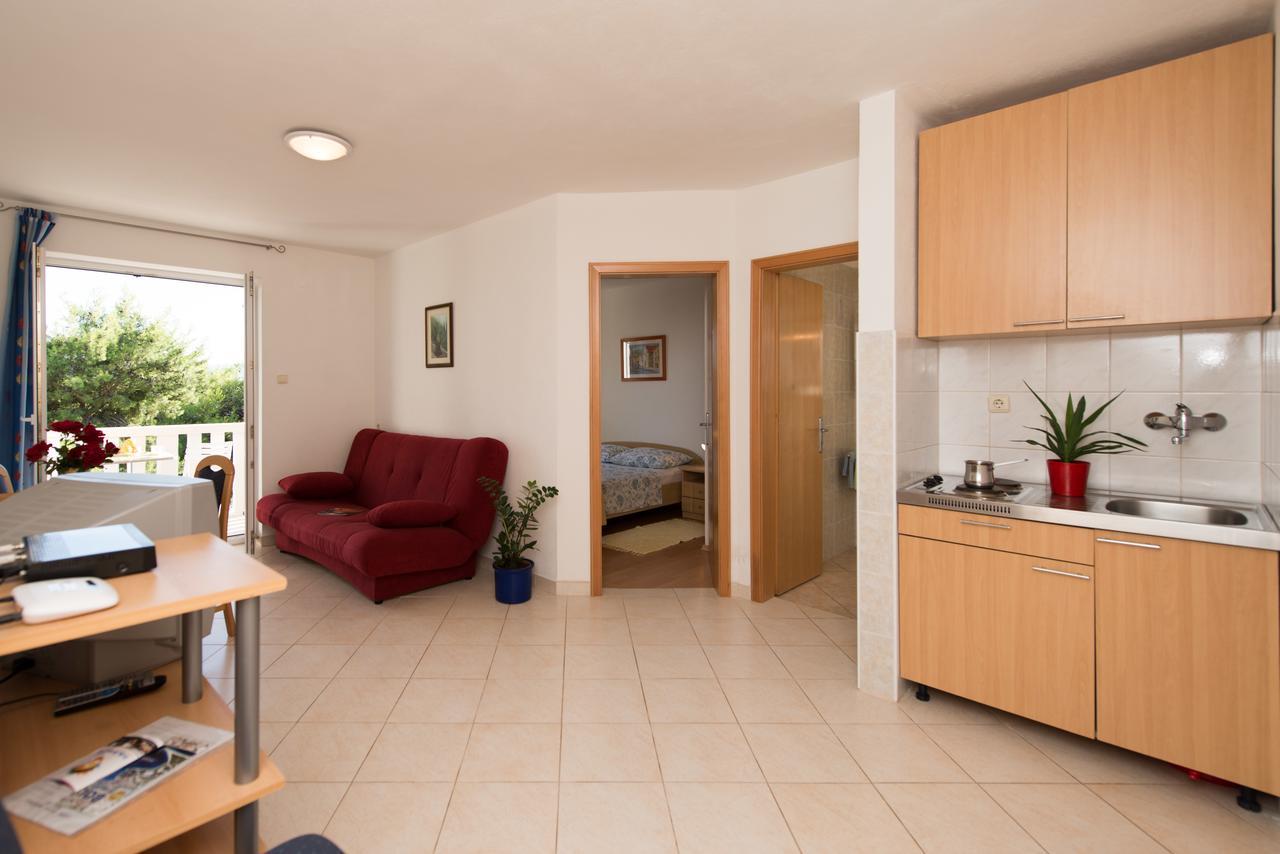 Sun House Apartments Bol Dış mekan fotoğraf