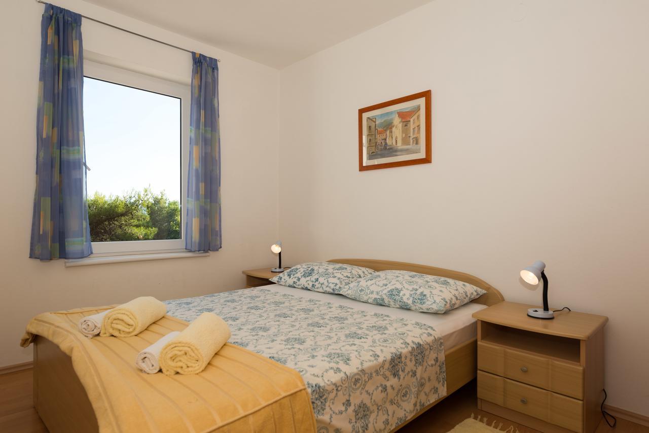Sun House Apartments Bol Dış mekan fotoğraf