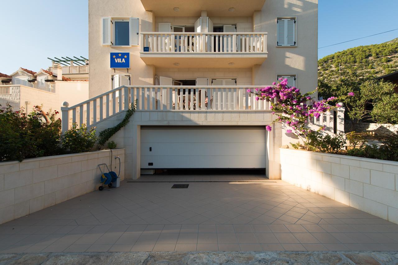 Sun House Apartments Bol Dış mekan fotoğraf