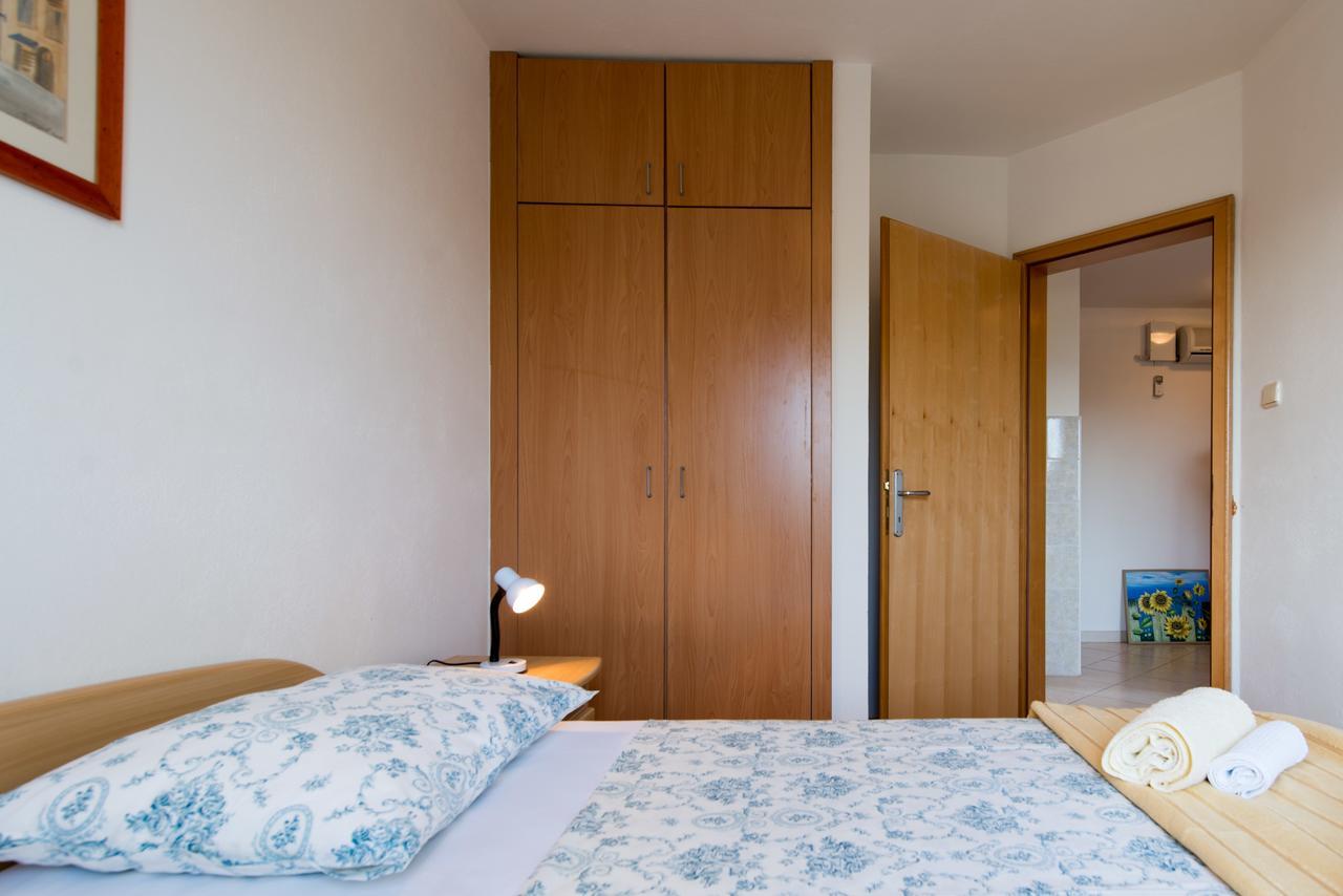 Sun House Apartments Bol Dış mekan fotoğraf